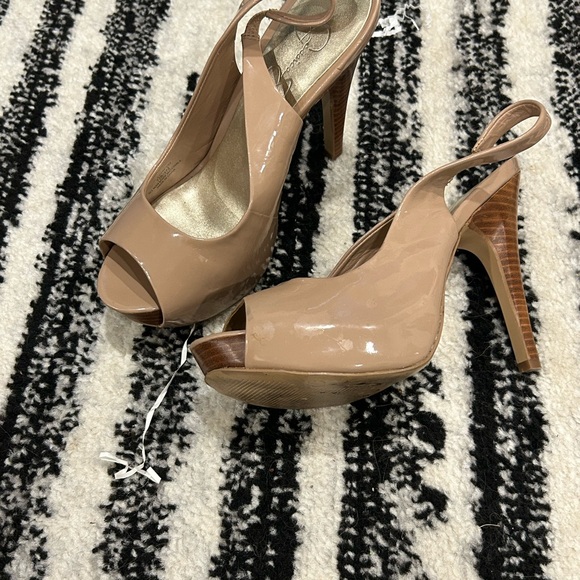 Jessica Simpson Women's Nude Peep Toe Slingback Heels - Picture 3 of 5